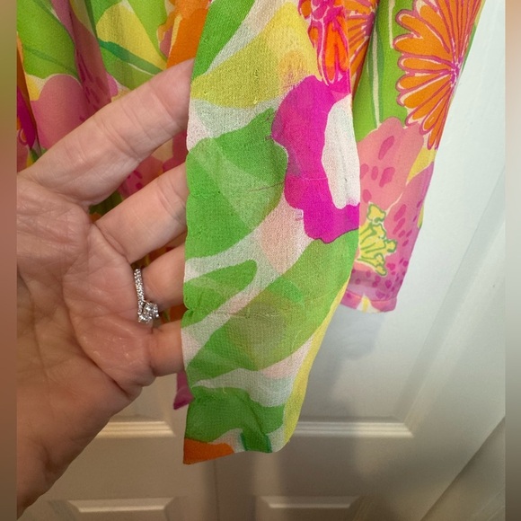 Lilly Pulitzer floral 100% silk vintage halter top. Size 4. - Picture 5 of 10